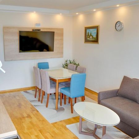 Апартаменти Milica 65M2, Free Parking & Wi-Fi Новий Сад Екстер'єр фото