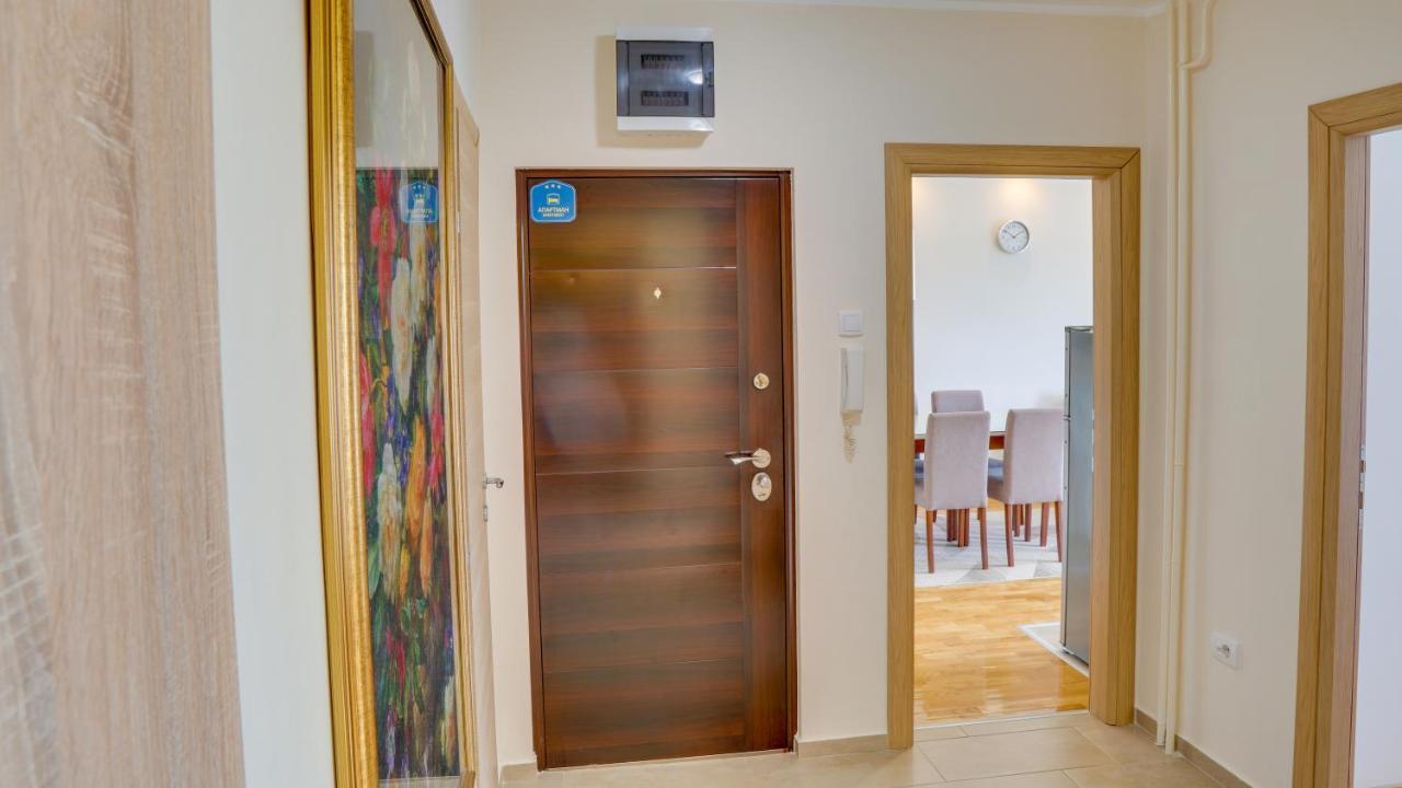 Апартаменти Milica 65M2, Free Parking & Wi-Fi Новий Сад Екстер'єр фото